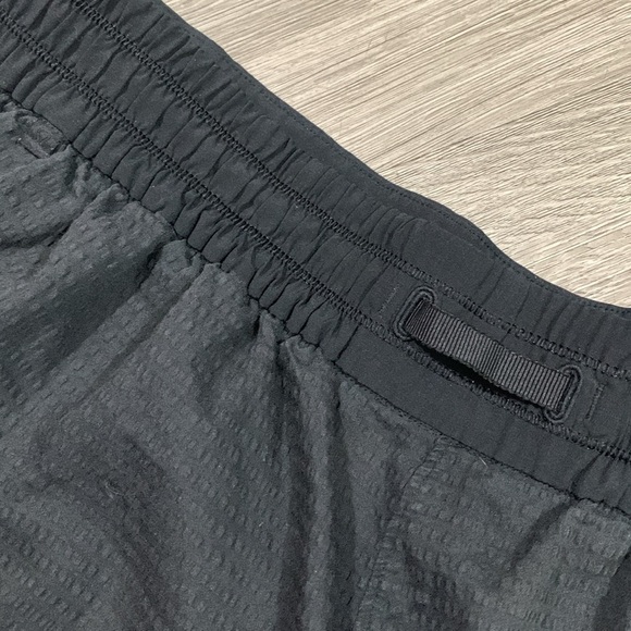 Lululemon Pack Light Black Pull-On Shorts size 8 - Picture 5 of 14